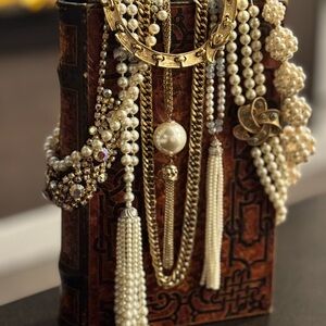 Vintage Jewelry Box with 9 necklaces.